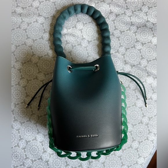 Charles and Keith Lana Bucket Bag - Green, Medium Bag- Brand New - Picture 7 of 7